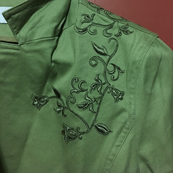 Bess Blazer - Picture 2 of 5